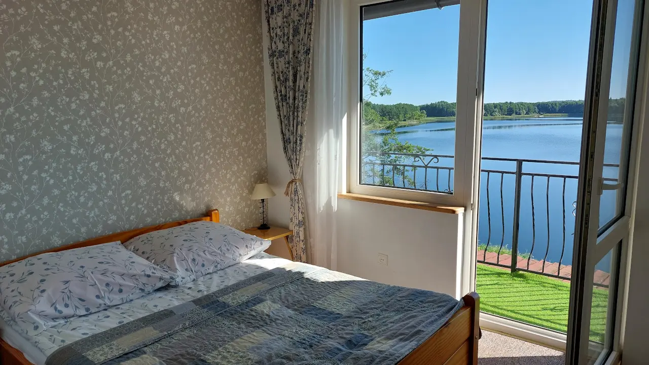 pokój 2 osobowy z widokiem na jezioro