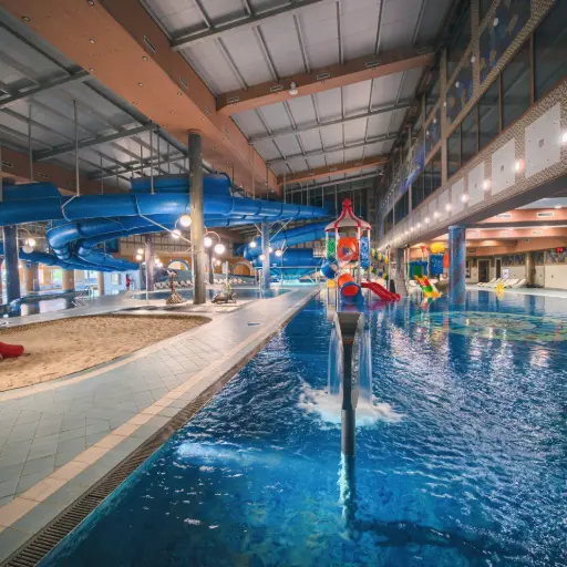 Aquapark - park wodny ze zjeżdżalniami Mikołajki Gołębiewski